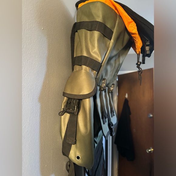 Lunkerhunt Fishing Backpack - Picture 5 of 6